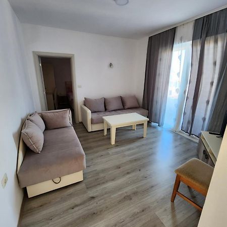 Apartment Flora Bregvija Ngoại thất bức ảnh
