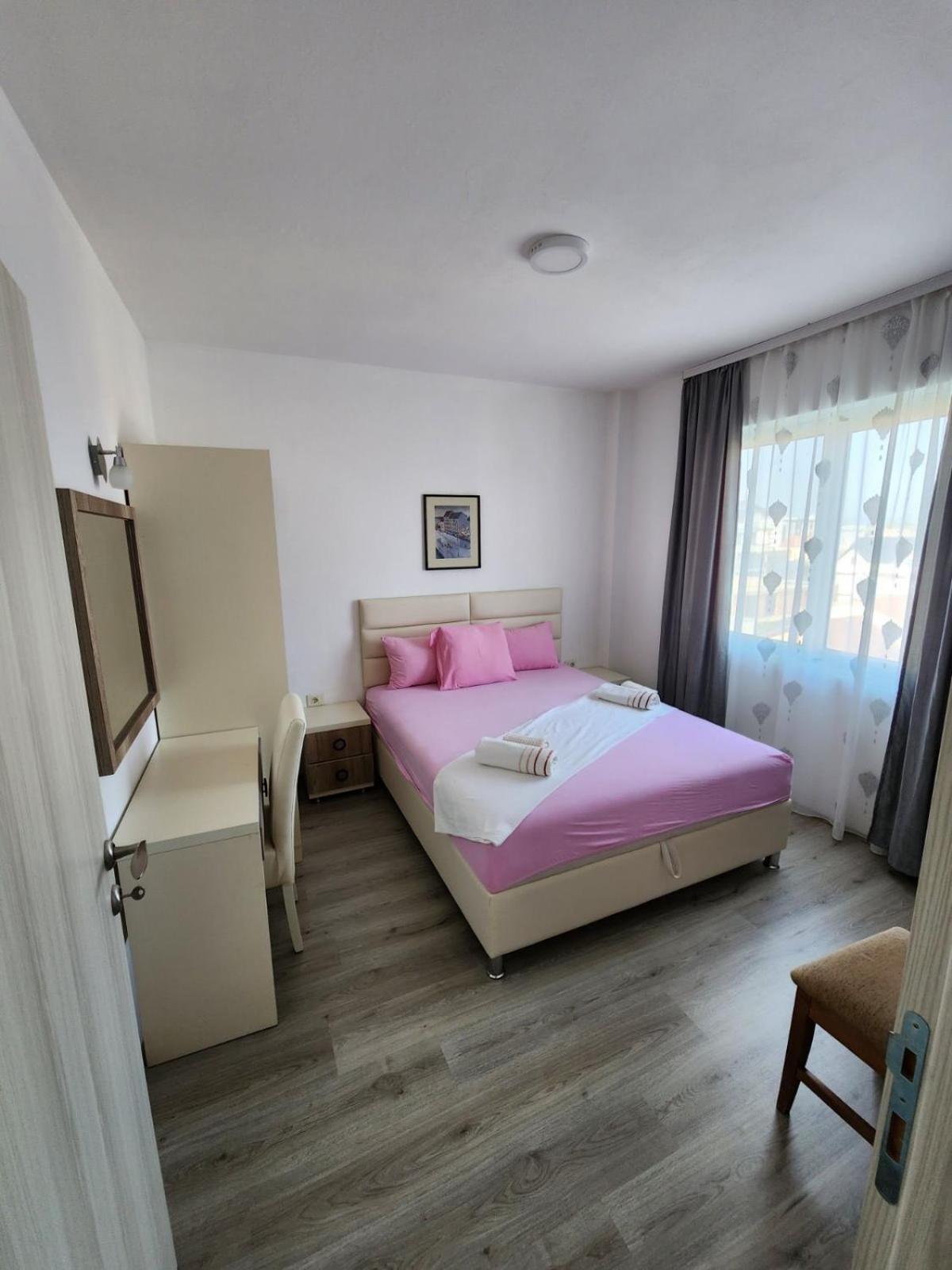 Apartment Flora Bregvija Ngoại thất bức ảnh