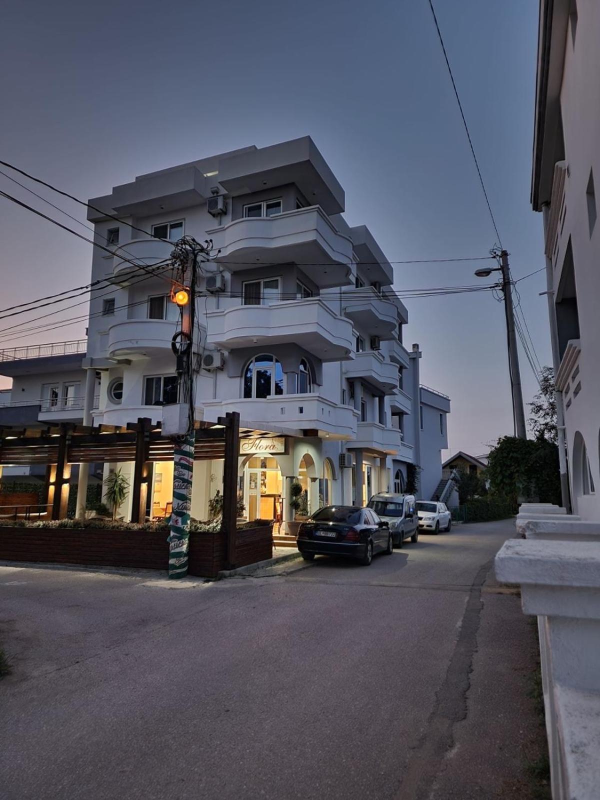 Apartment Flora Bregvija Ngoại thất bức ảnh